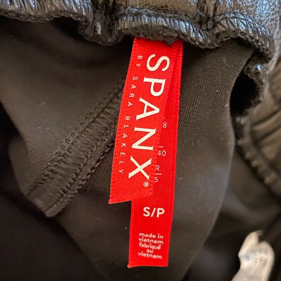 NWOT SPANX Faux Leather Jogger Pants - Picture 7 of 7